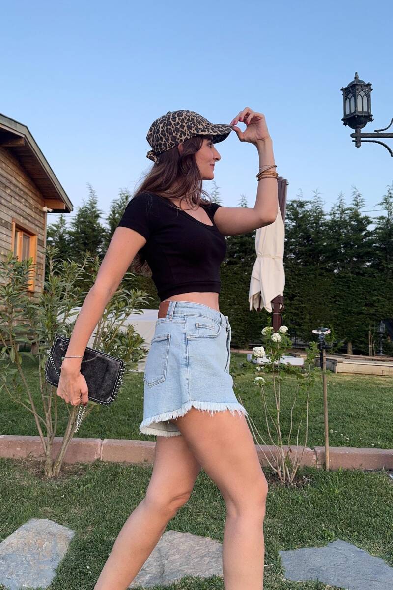 PAÇALARI PÜSKÜLLÜ KOT ŞORT - 5